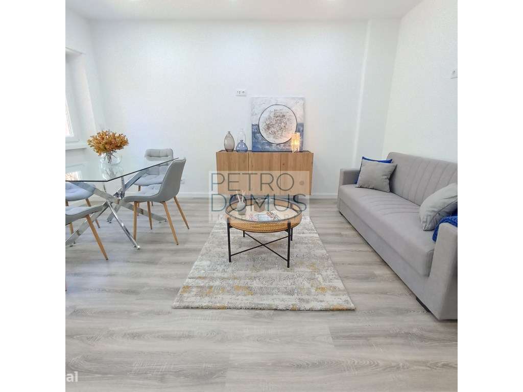 T3 EM REMODELAÇÃO TOTAL NA ESTRADA DE BENFICA (INCLUI HOME STAGING) - Grande imagem: 3/21