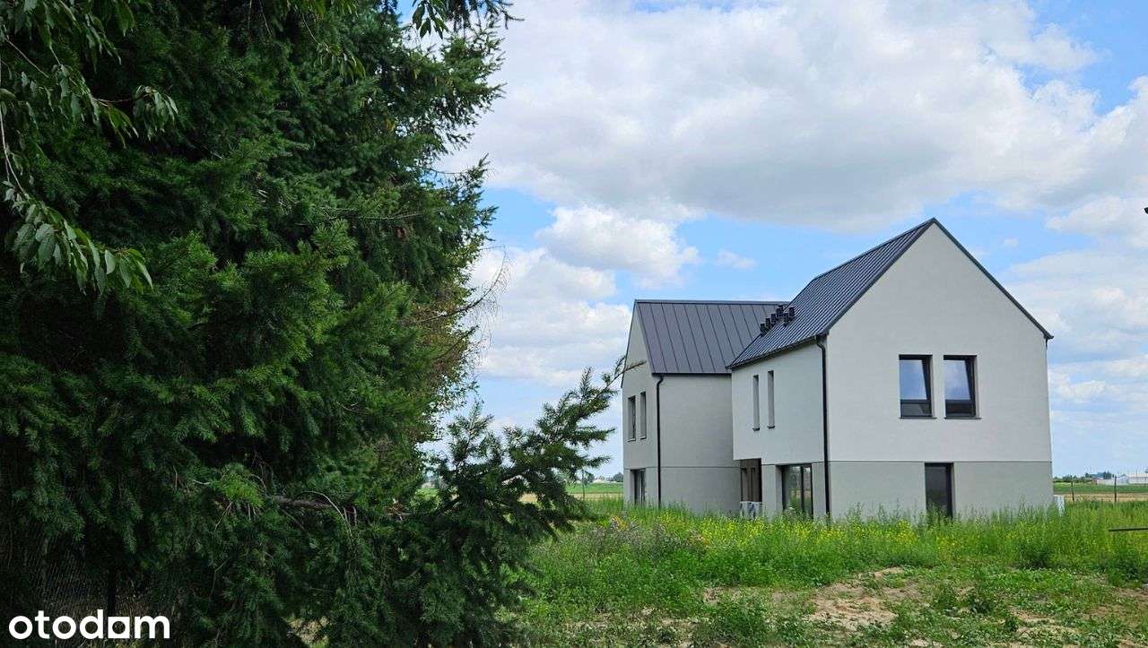 Asymetryczny blizniak z widokiem na las-11