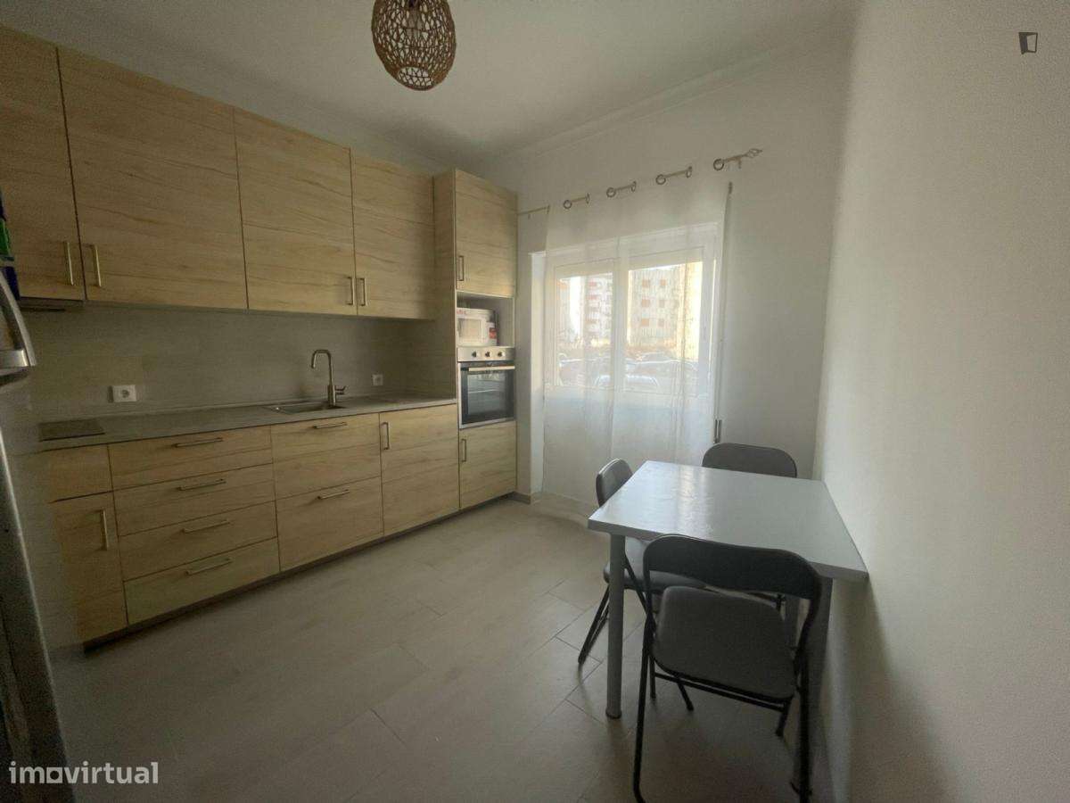 Quarto - localizado em Barreiro Lisbon - Grande imagem: 4/11