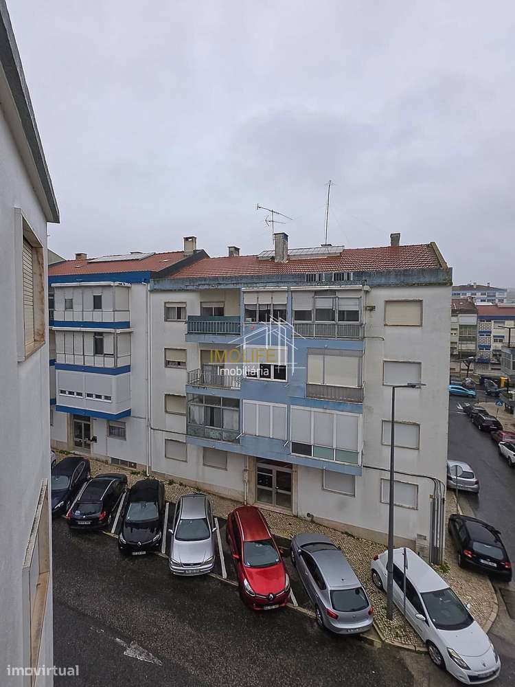 Apartamento T2 com varanda-8