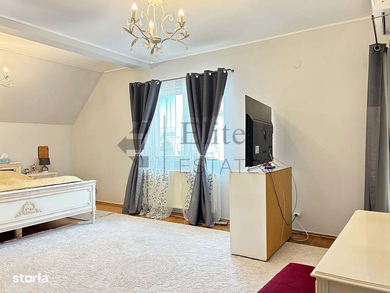 Casa singura in curte ultracentral in Oradea - Imagine principală: 5/18