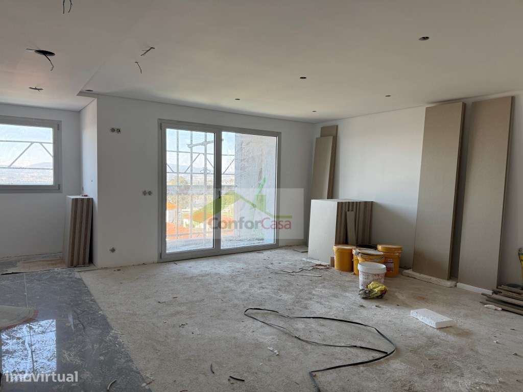 Apartamento T2 em Construção com Varanda e Garagem - Braga Centro-5