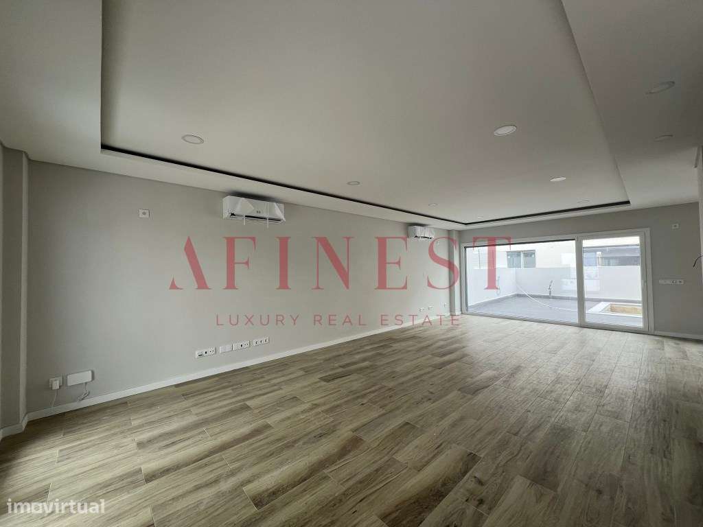 MORADIA T4, COM ACABAMENTOS DE LUXO E PISCINA EM ALCOCHETE - Grande imagem: 5/31