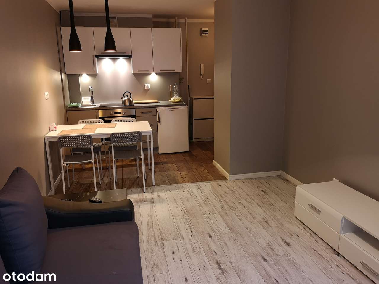 Kraków Kozłówek - umeblowana kawalerka 30m 1piętro - Pełny obrazek: 1/7