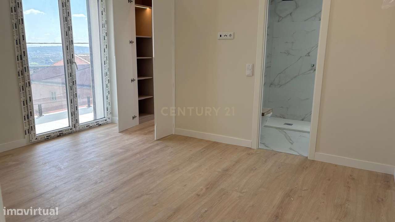 Moradia independente à venda em Famões, Odivelas-38