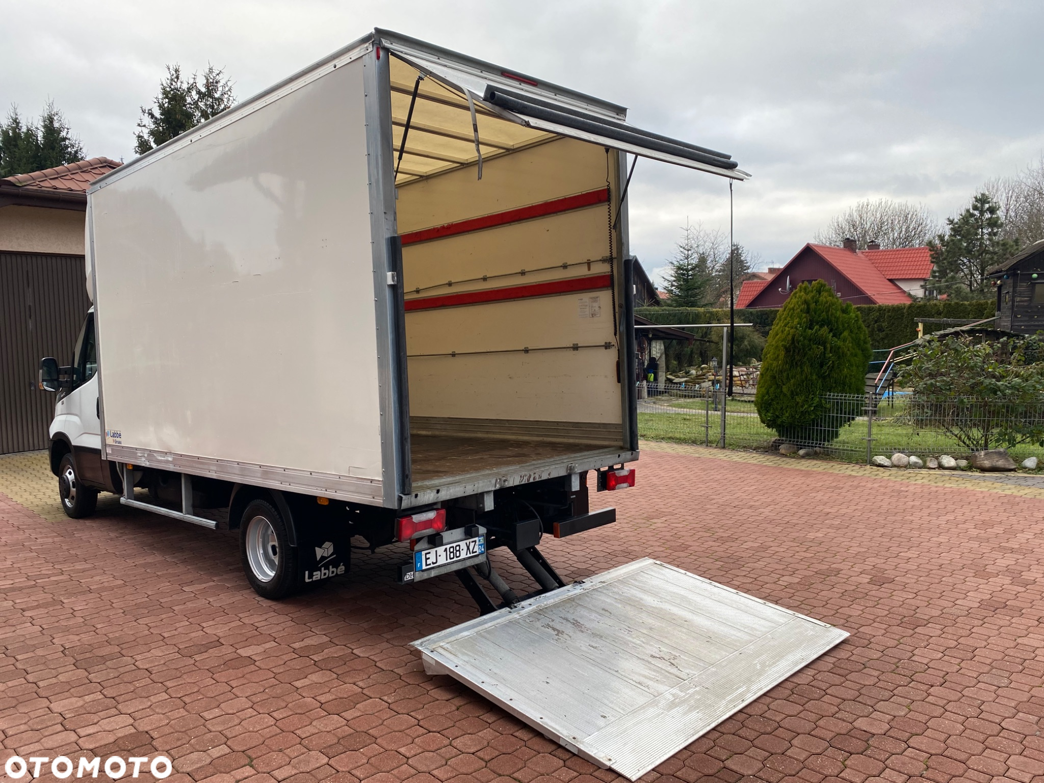 Iveco 35C15 KONTENER Z WINDĄ 8 palet silnik 3.0 150 koni - 9