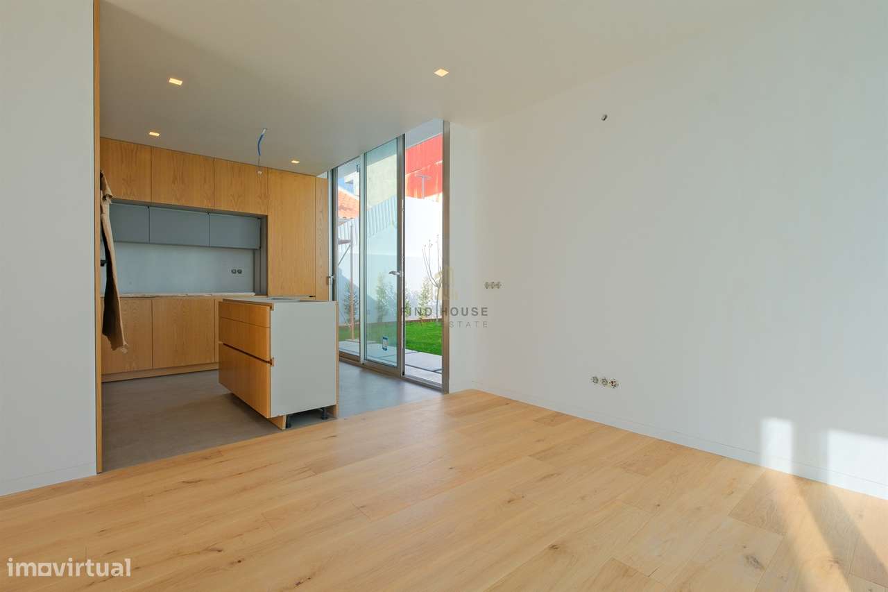 Moradia Isolada T4 com jardim e Garagem Box em Tires, São Domingos de-16