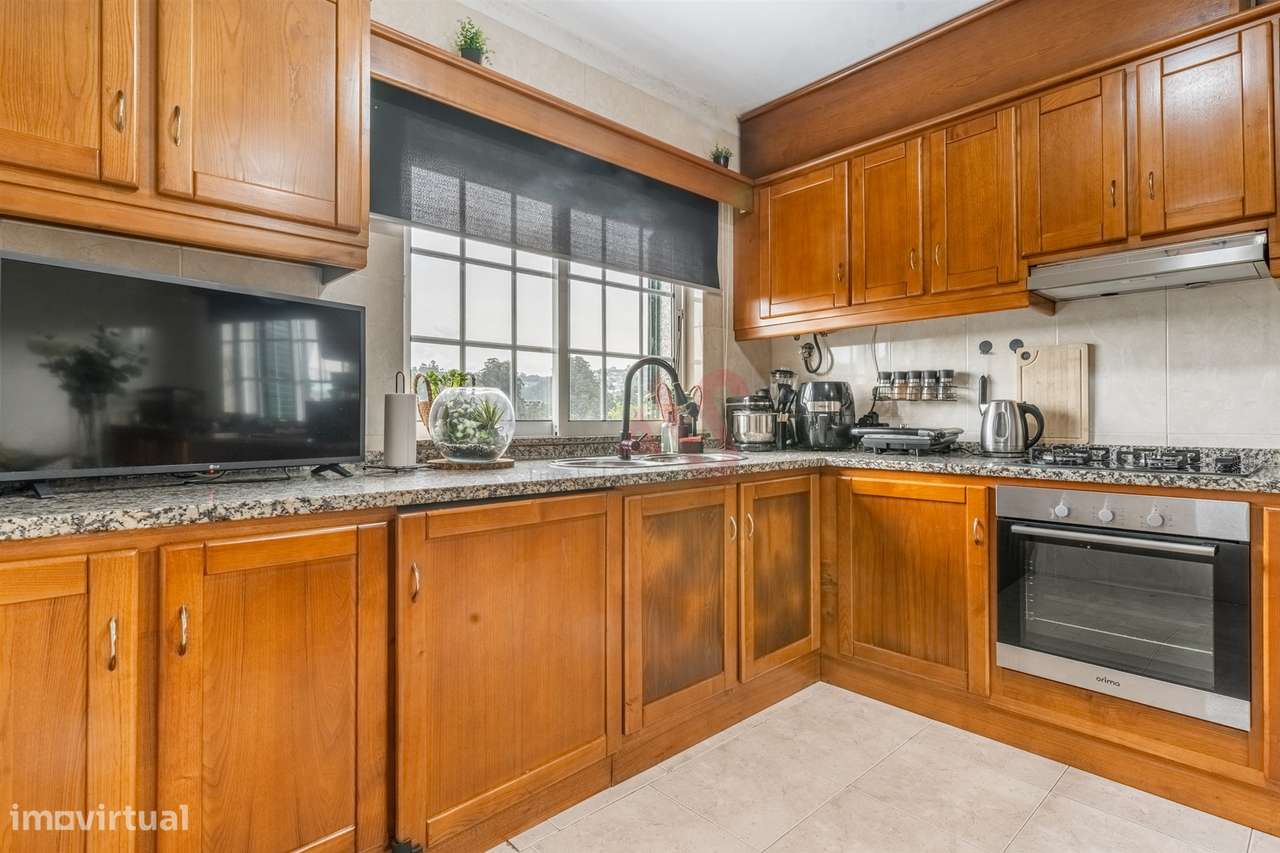 Moradia T3+3 com Duas Habitações Independentes – Excelente Oportunidad-26