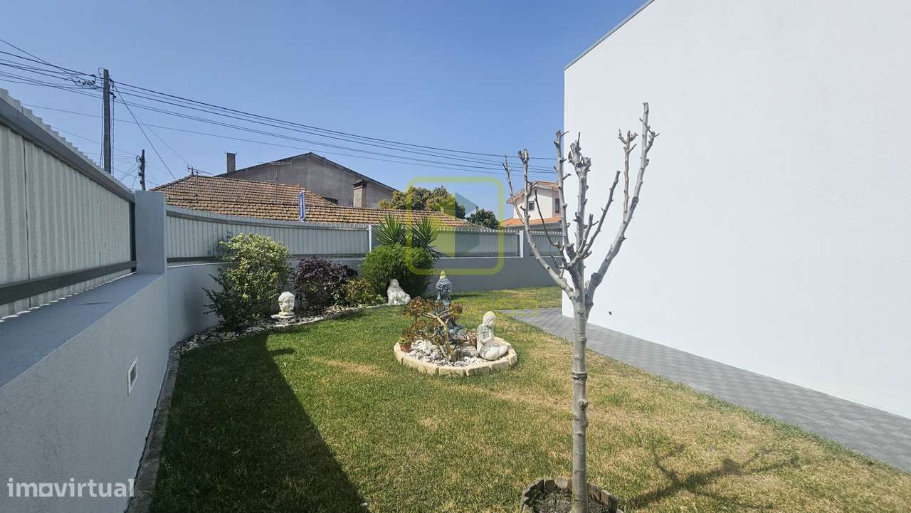 Moradia de Luxo a 5 Minutos da Praia da Barra-38