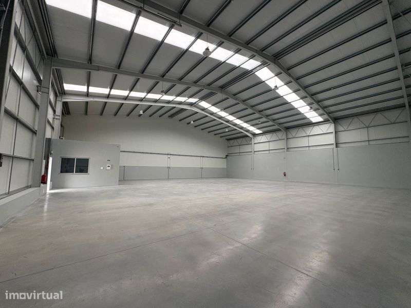 PAVILHÃO NOVO para arrendamento em frente á IC2/N1 - Grande imagem: 5/8