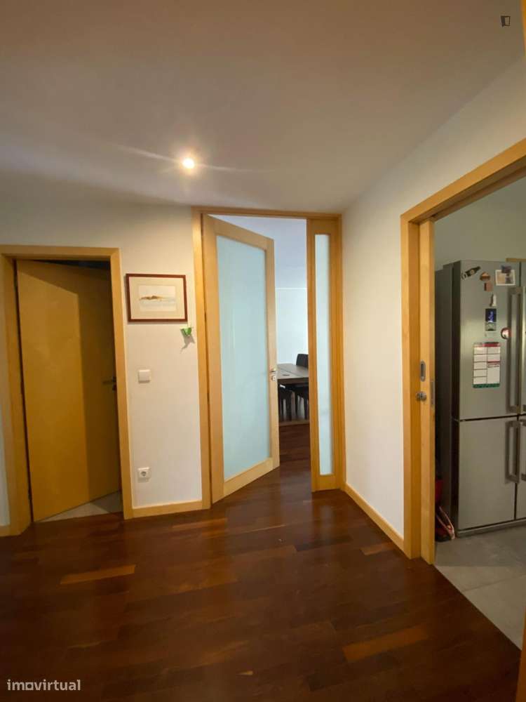 Quarto - localizado em Leça da Palmeira Porto - Grande imagem: 3/7