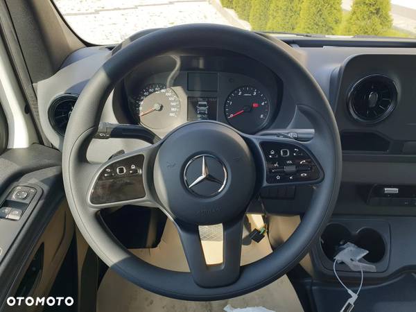 Mercedes-Benz Sprinter 519 CDI NOWY 2023 rok - 11