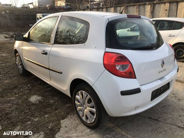 Renault Clio - 3