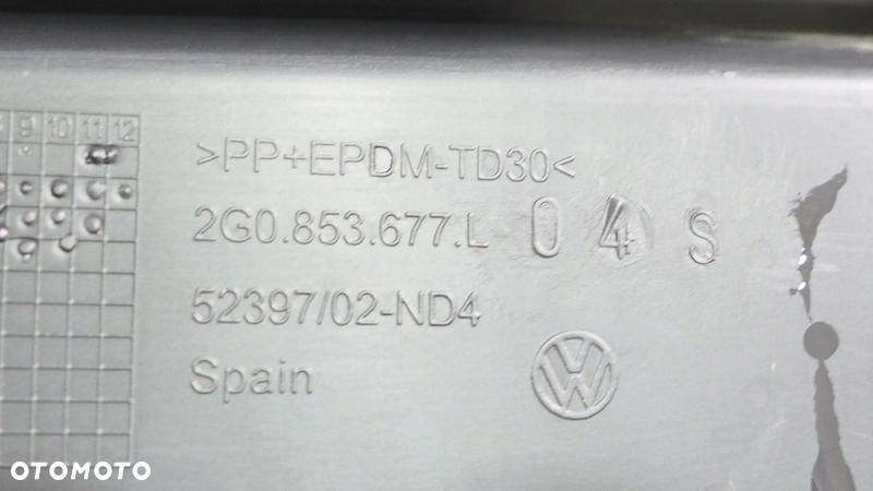 VW Polo VI środkowa kratka zderzaka przód 2G0853677L - 5