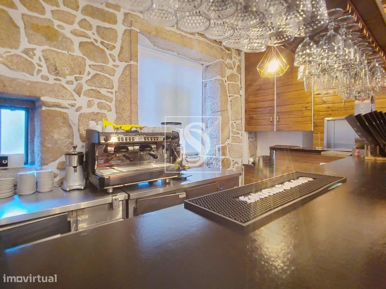 Trespasse de Restaurante no centro de Gondomar.-22