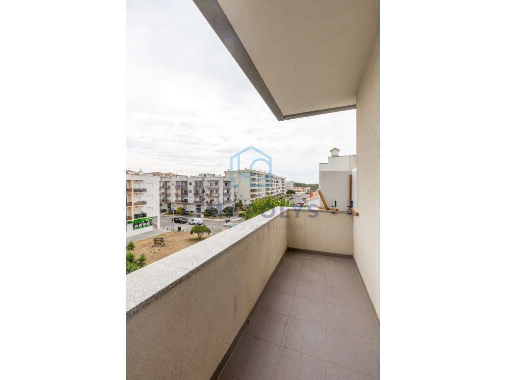 Apartamento T1 renovado a 100 metros da praia-5