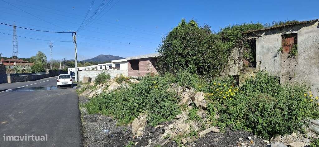 Lote c/ Moradia em Estrutura - Soutelo-3