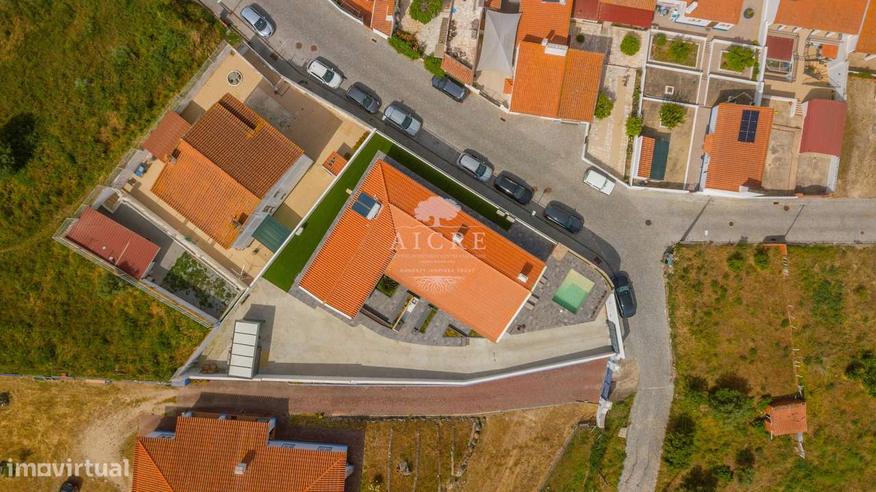 Moradia térrea independente totalmente remodelada, com vista deslumbra-8