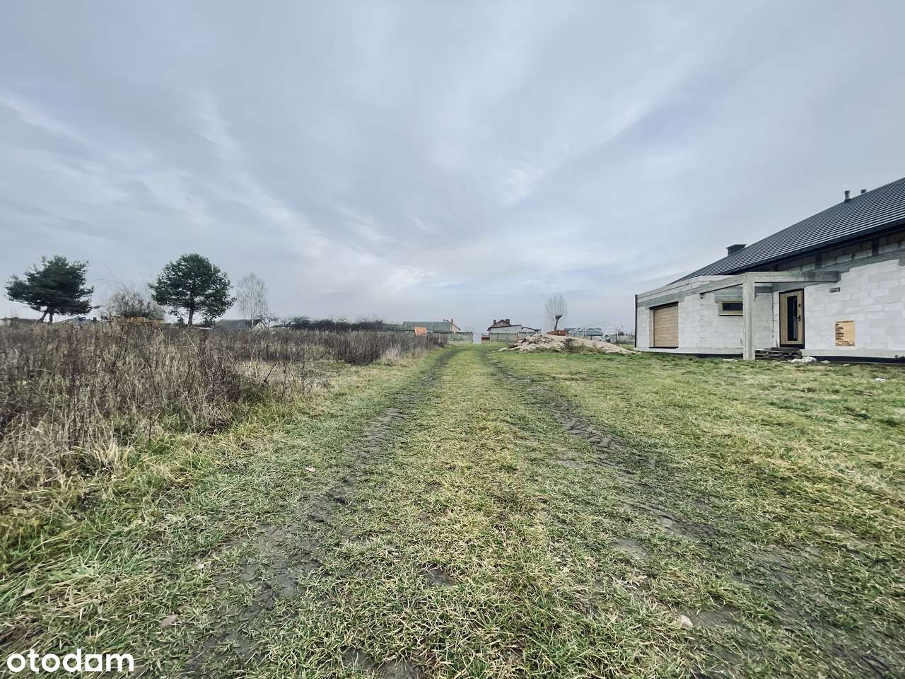 Prąd, woda, kanalizacja | Droga utwardzona | Prostokąt | Płaska | Park-3