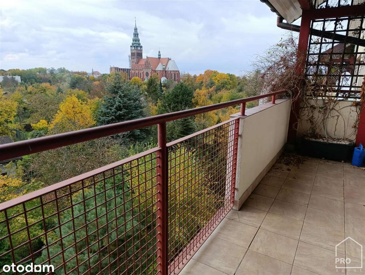 Dwupoziomowe mieszkanie w pobliżu radiostacji-14