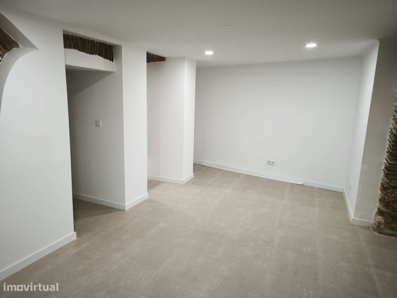 ARRENDAMENTO LOJA ALMADA - Grande imagem: 5/7