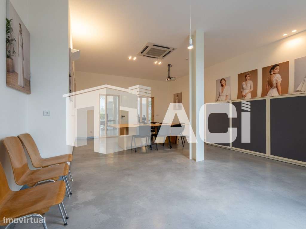 Armazém e Espaço Industrial de Excelência - 3 Pisos | Terreno de 5....-12