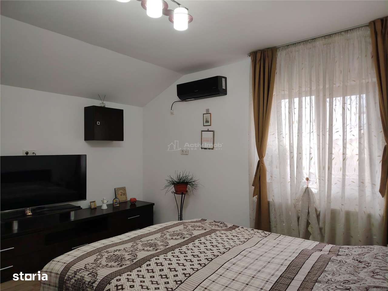 OCAZIE!!! Casa mobilata si utilata de lux situata CENTRAL &#238;n Paul - Imagine principală: 5/16