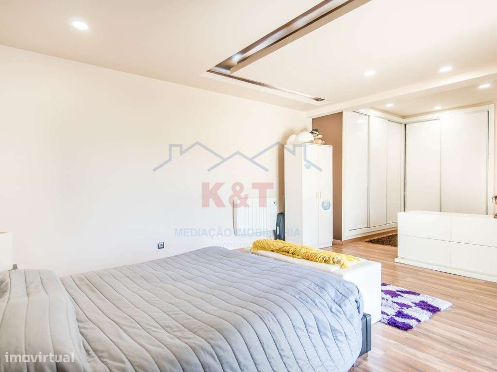 Moradia com 4 quartos jardim e arvores de fruta - Grande imagem: 4/41