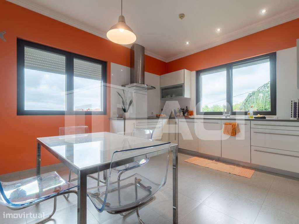 Magnífica Moradia V3+1 com Piscina - Porto de Mós-10
