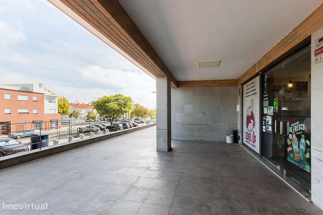 Espaço Comercial c/ 98 m² | Nova Eborae, Bacelo, Évora-8