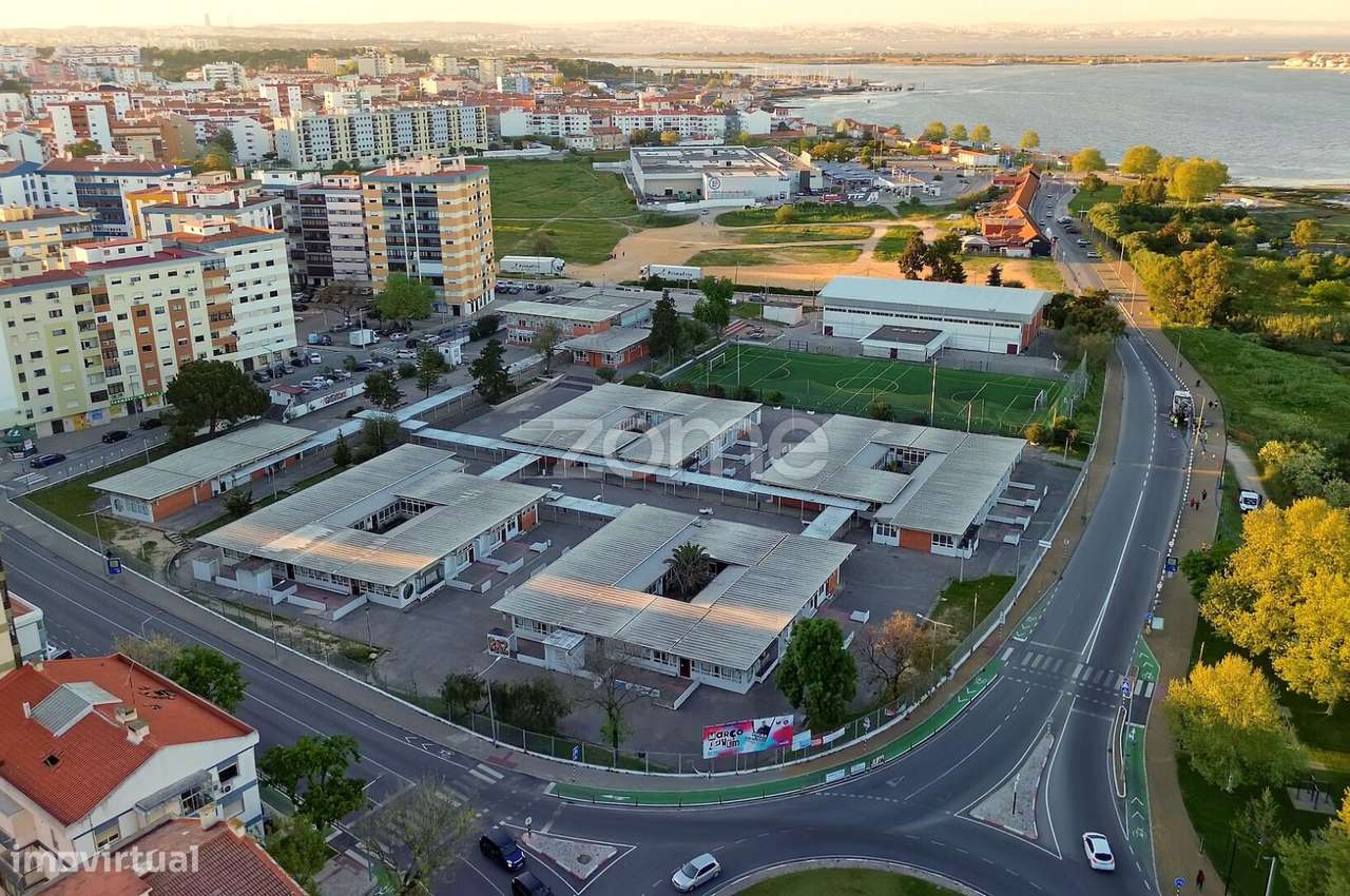 Apartamento T2 em Paivas, Amora-26