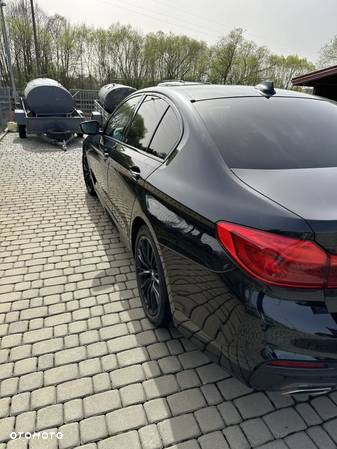 BMW Seria 5 520d xDrive M Sport Edition - 8