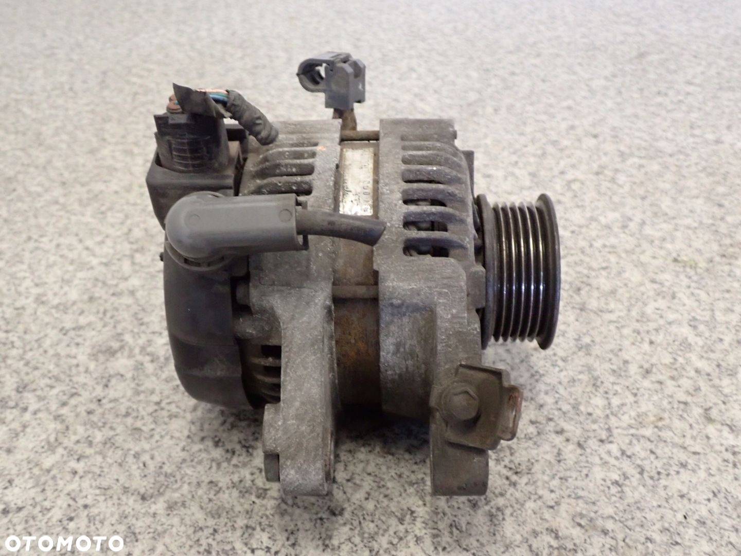 TOYOTA YARIS II 1.0 BENZ 1KR 09-11 ALTERNATOR - 4