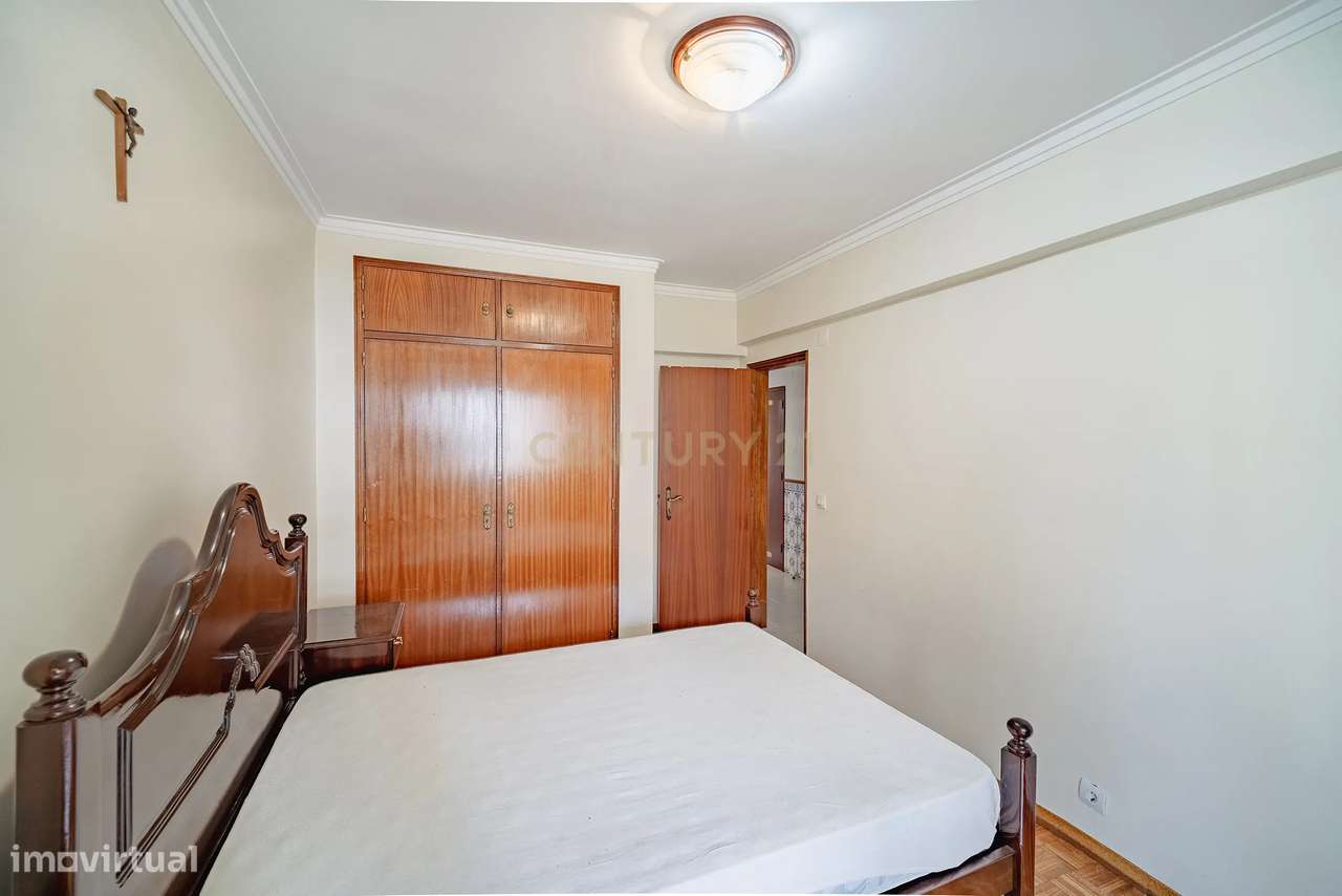 Apartamento T3 em Amora, Seixal - Oportunidade Única!-16