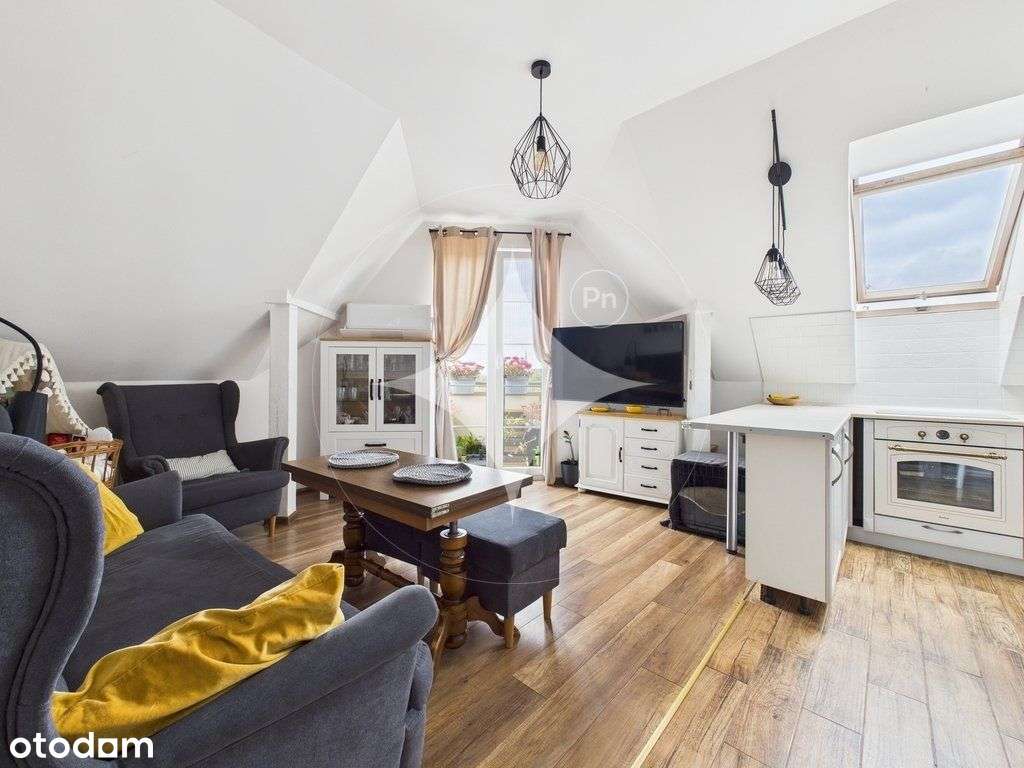 Dwupoziomowe mieszkanie na Starówce z piwnicą-9