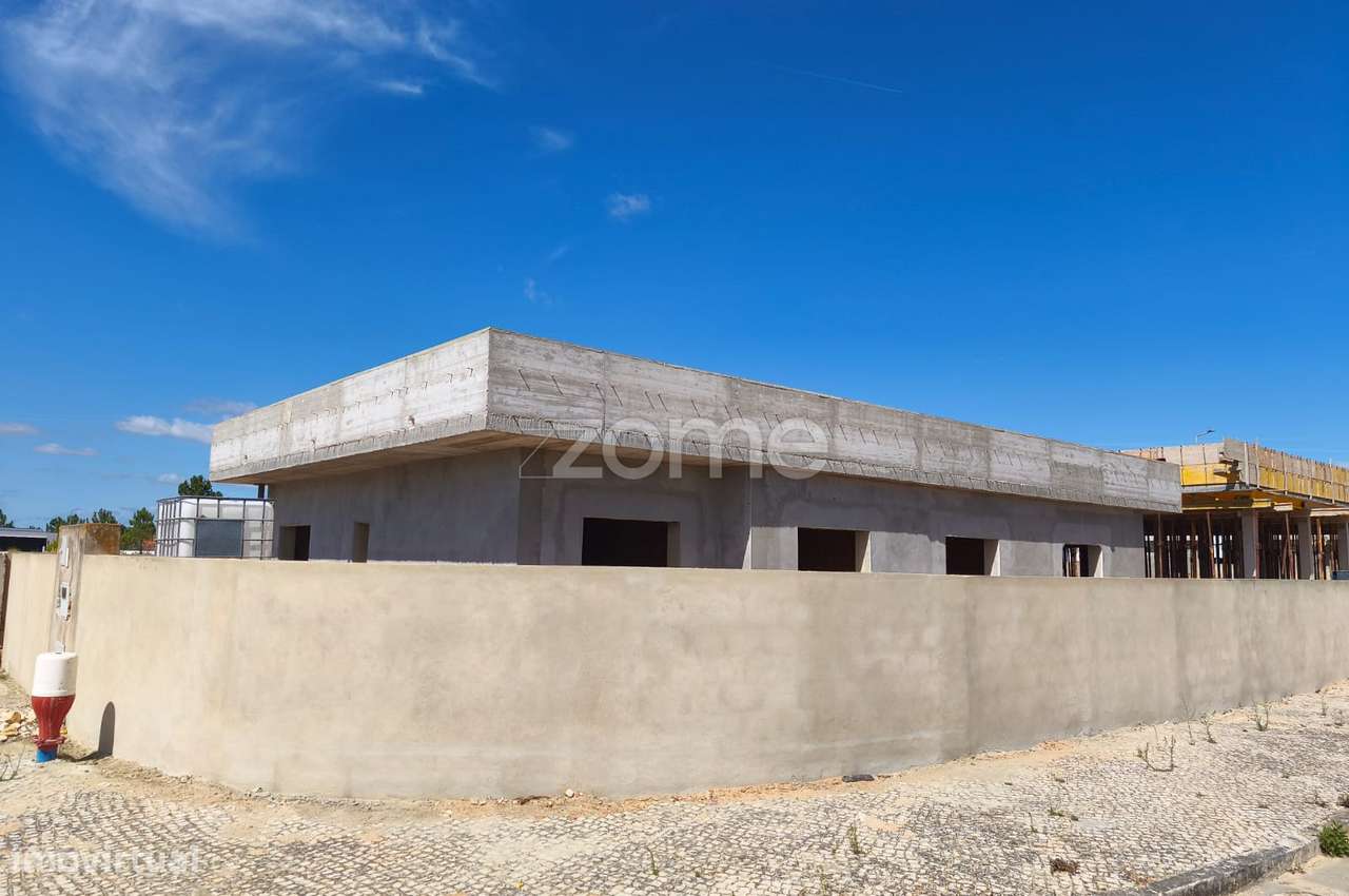 Moradia T4 2 Suites Urbanização Pinhal das Formas-1