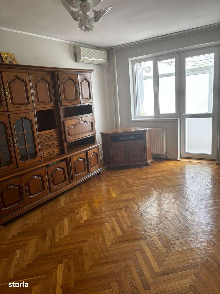 Apartament 3 camere Piata Centrala-4