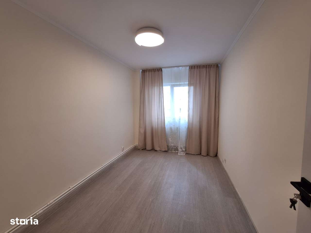 Apartament 3 camere decomandate,renovat,etaj 1,Piata Sud-5