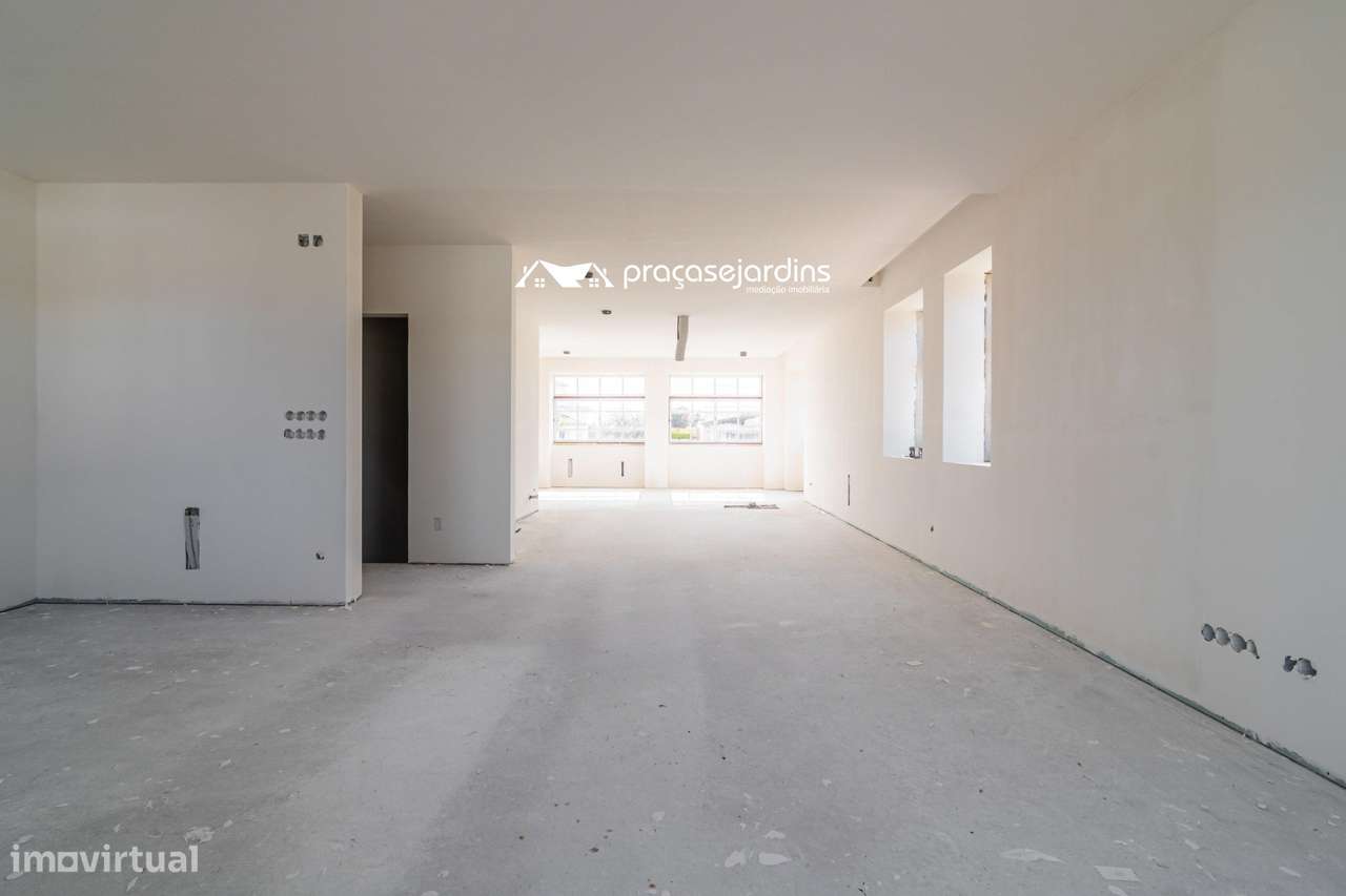 Moradia T3 com História, Conforto Moderno e Proximidade à Praia - Grande imagem: 5/46