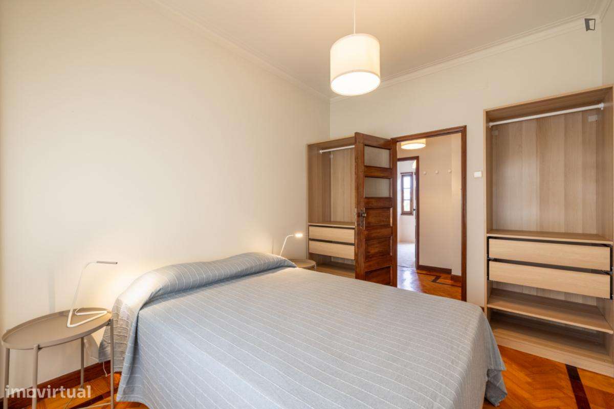 Quarto - localizado em Cedofeita Porto - Grande imagem: 4/6