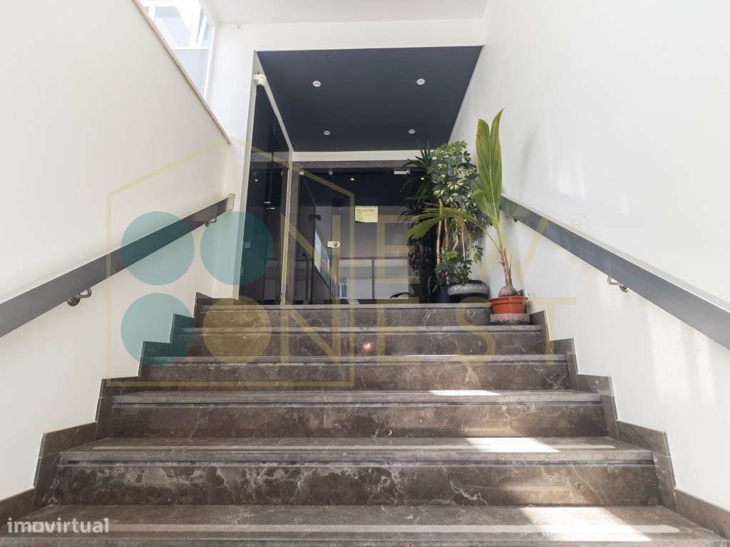 Apartamento T4 com Terraço, 3 varandas, 2 Parqueamentos e Arrecadaç...-57