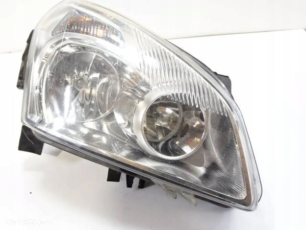 Lampa PRAWY przód Nissan Qashqai J10 06-10r. UK - 2