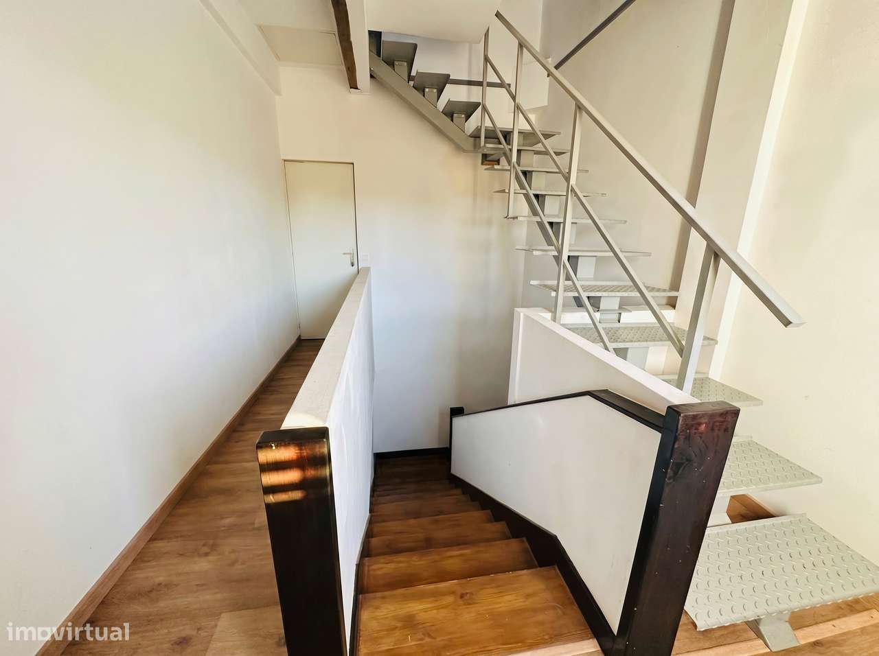 Moradia T3+T2 para habitação própria ou investimento-14
