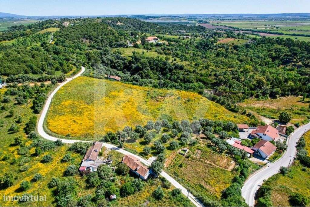 Magnífico terreno, em Santarém, Construção até 3000m2, em zona de exce - Grande imagem: 4/20