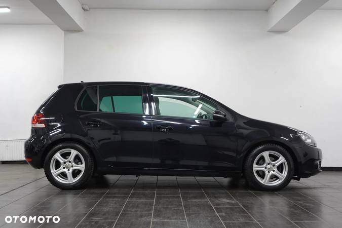 Volkswagen Golf 2.0 TDI DPF Highline - 11