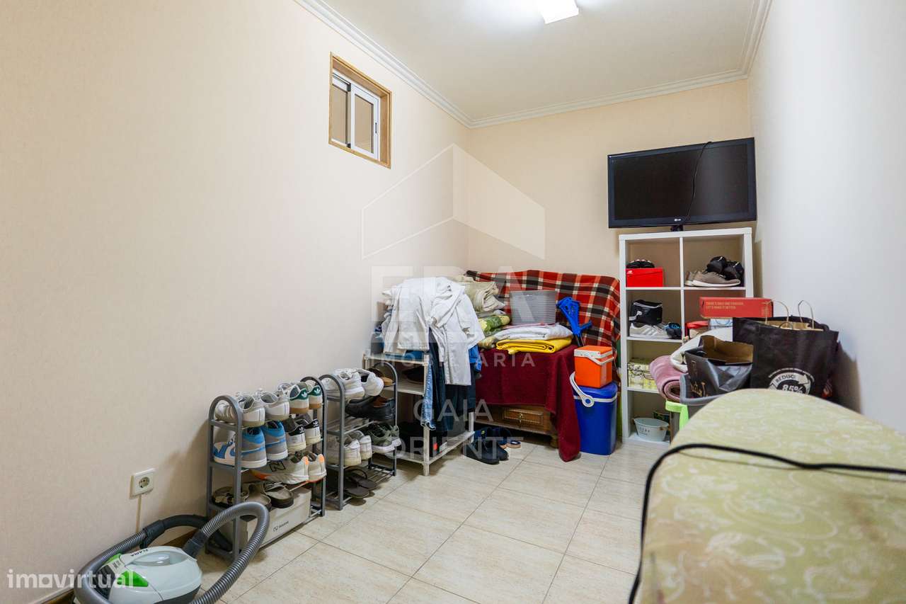 Apartamento T2+1 com Garagem em Grijó-19