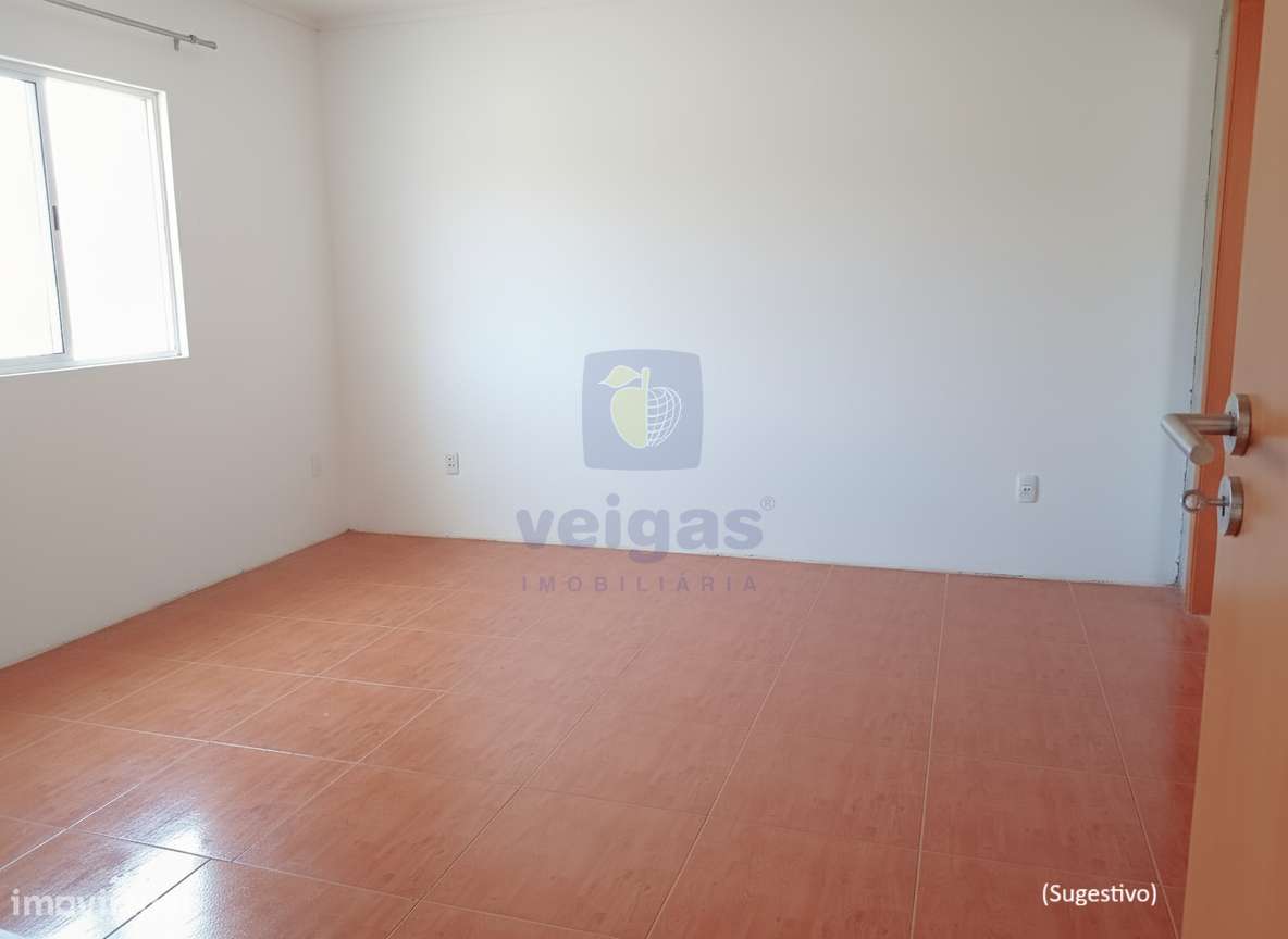 Moradia térrea isolada T3 em Vila Cã, Pombal, com sótão e terreno com-6