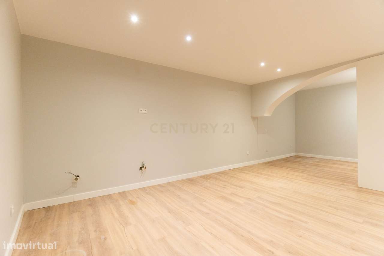 Prédio remodelado na Baixa de Setúbal – uma oportunidade única-16