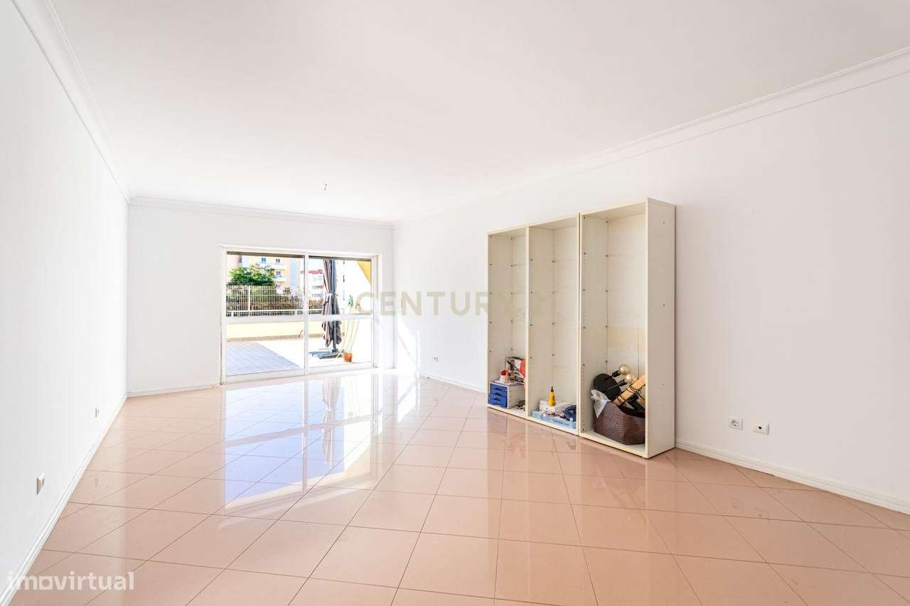 T3 com Terraço de 50m² a Sul, Garagem e Arrecadação | Jardins da Pared-5