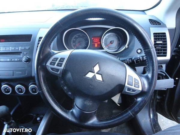 Capac rezervor Mitsubishi Outlander 2007 - 2012 SUV 4 Usi Negru (354) - 4